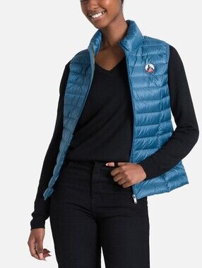 Blue Puffer vest from JOTT